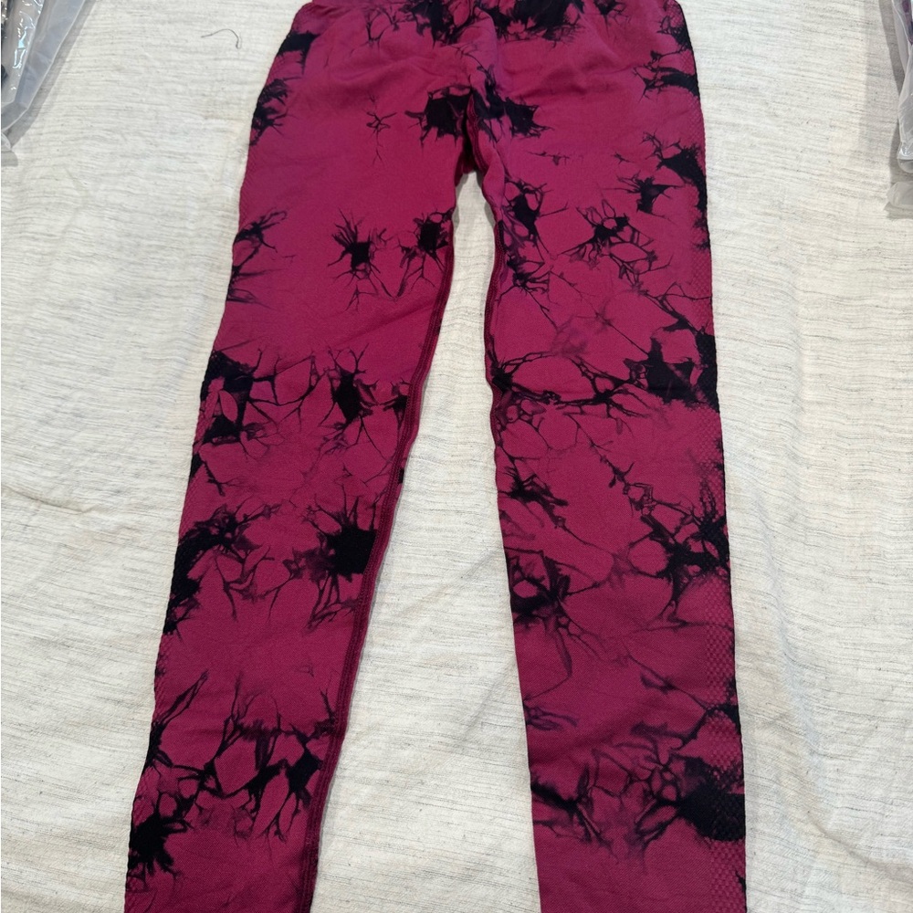 Stylish Pink and Black Leggings